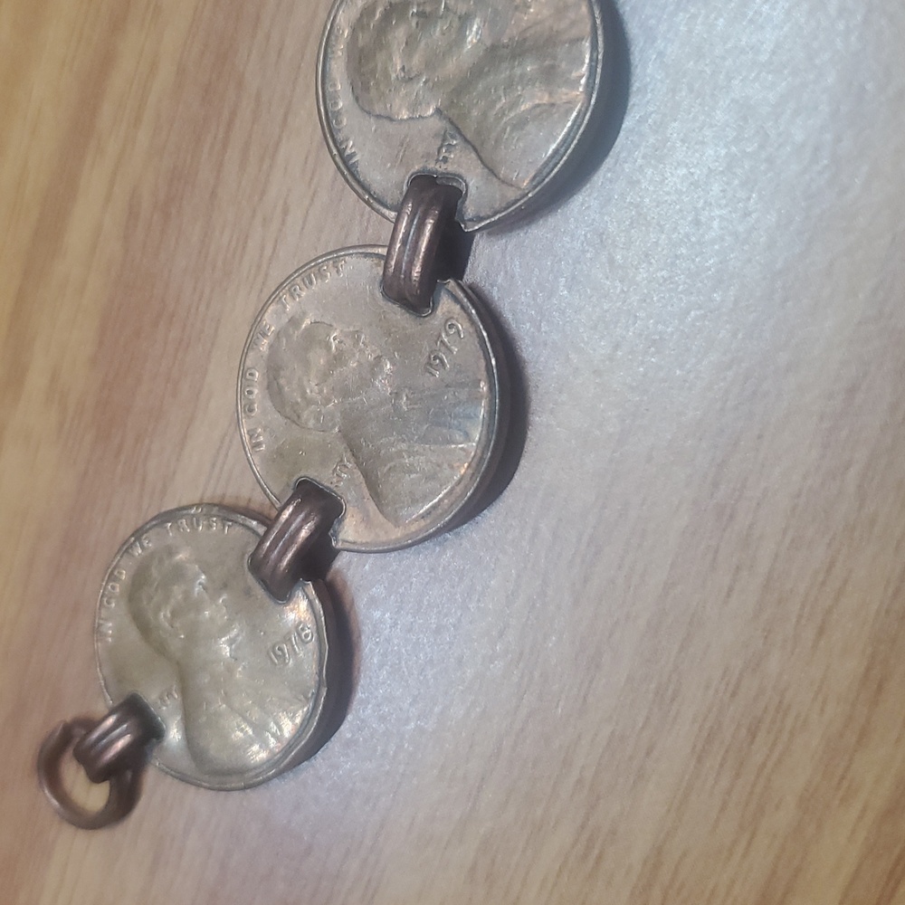 1960s-1970s Vintage Coin Bracelet - Picture 4 of 8